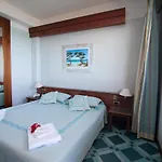 Club Esse Roccaruja Hotel 4*