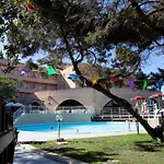 Hotel Club Esse Roccaruja 4*