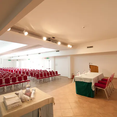 Hotel Club Esse Roccaruja