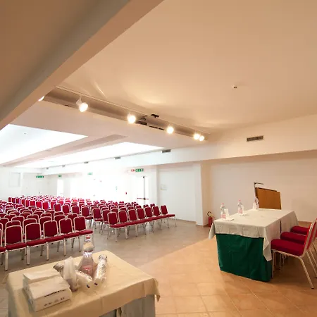 Hotel Club Esse Roccaruja