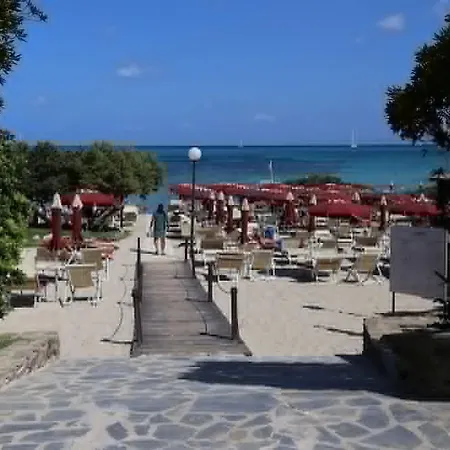 Club Esse Roccaruja Szálloda Stintino