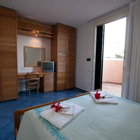 Hotel Club Esse Roccaruja