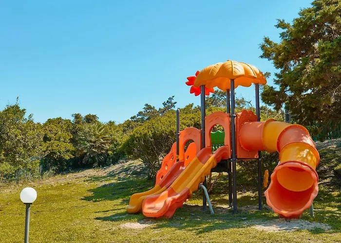 מלון Club Esse Roccaruja 4*