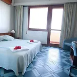 Club Esse Roccaruja 4* Stintino