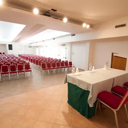 Club Esse Roccaruja מלון