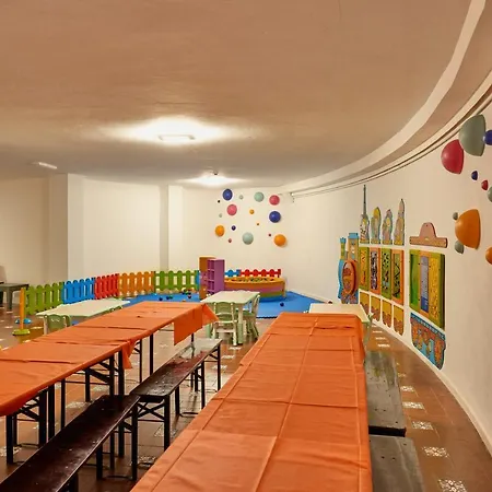 Club Esse Roccaruja מלון