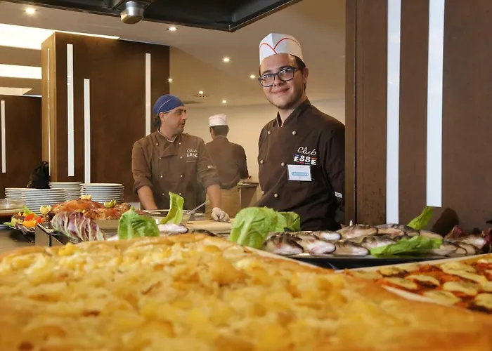 Club Esse Roccaruja מלון 4*